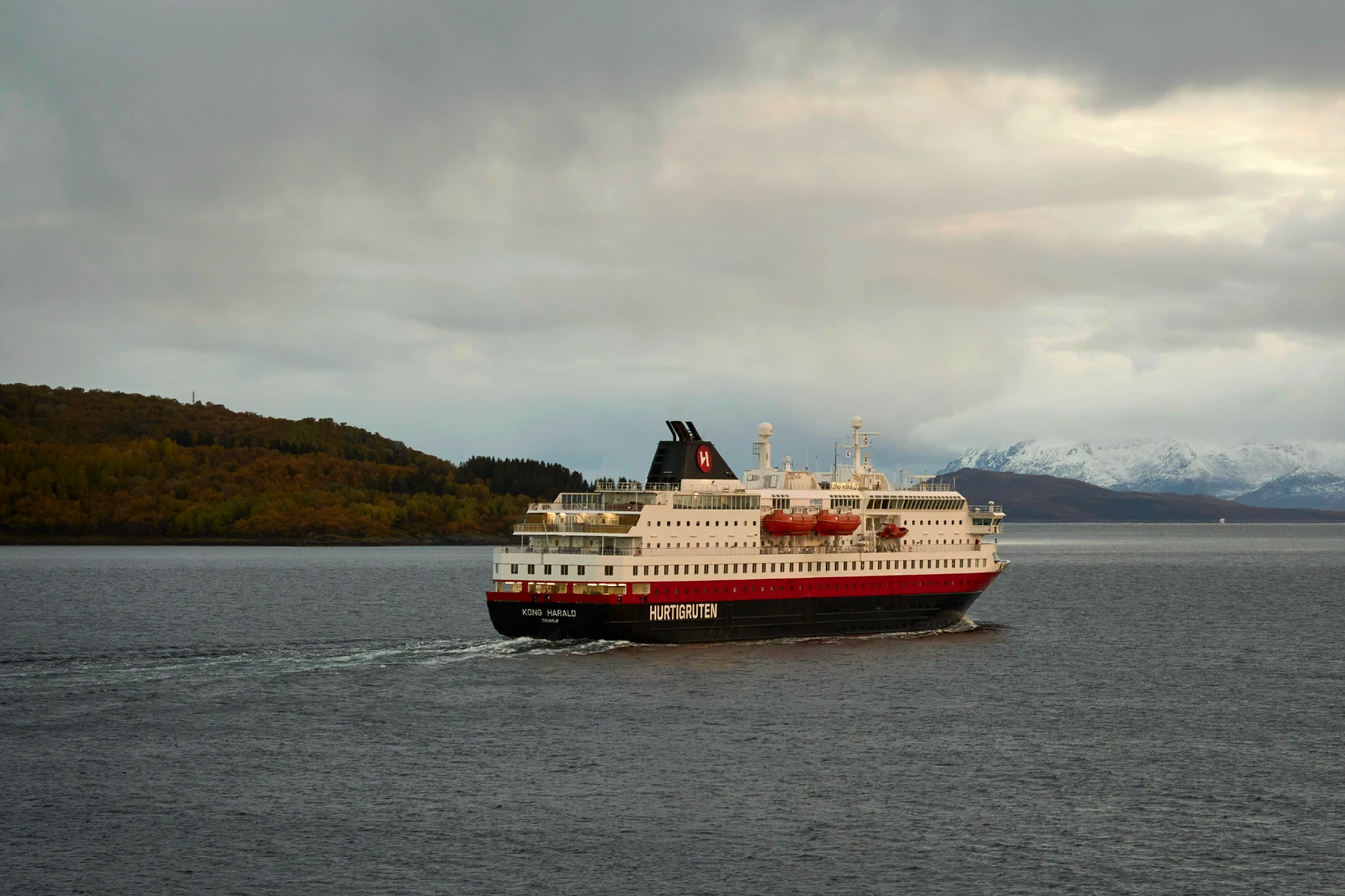 How to Save on Your Hurtigruten Trip: Child Discounts Explained